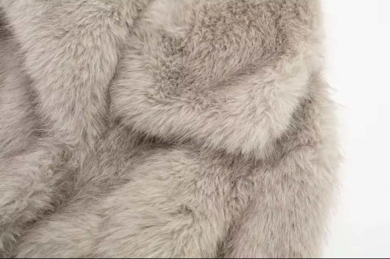 LNVA - Fur Coat